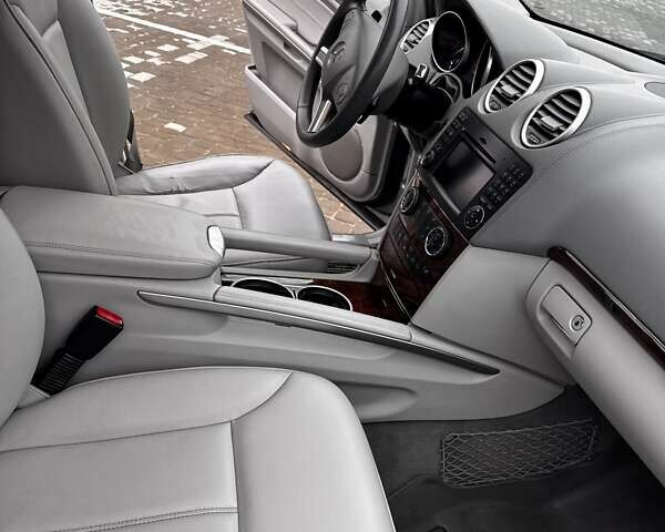 Сірий Мерседес ГЛ-Клас, об'ємом двигуна 2.99 л та пробігом 290 тис. км за 19900 $, фото 27 на Automoto.ua