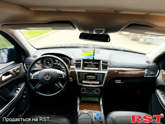 Серый Мерседес ГЛ-класс, объемом двигателя 3 л и пробегом 190 тыс. км за 25500 $, фото 10 на Automoto.ua