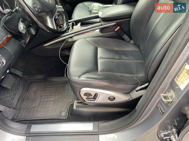 Сірий Мерседес ГЛ-Клас, об'ємом двигуна 2.99 л та пробігом 243 тис. км за 17000 $, фото 9 на Automoto.ua