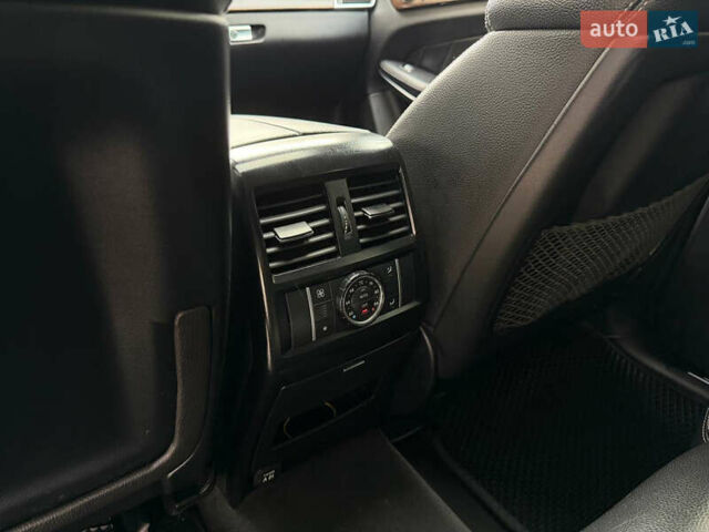 Серый Мерседес ГЛ-класс, объемом двигателя 4.66 л и пробегом 220 тыс. км за 24600 $, фото 27 на Automoto.ua