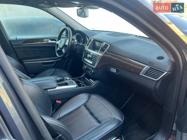 Серый Мерседес ГЛ-класс, объемом двигателя 4.6 л и пробегом 320 тыс. км за 12000 $, фото 6 на Automoto.ua