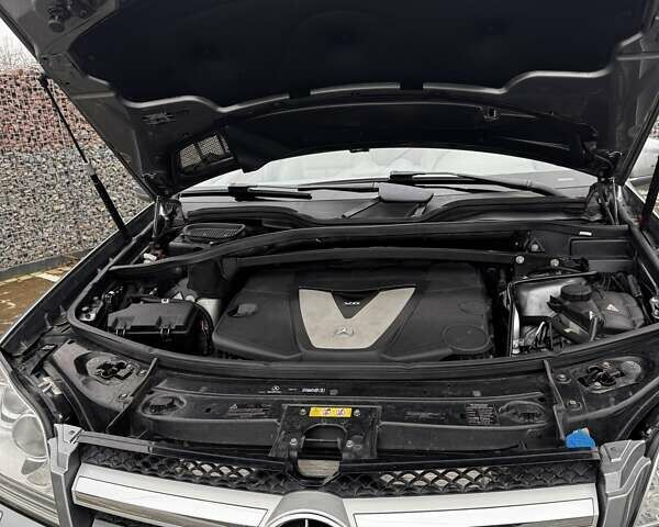 Сірий Мерседес ГЛ-Клас, об'ємом двигуна 2.99 л та пробігом 290 тис. км за 19900 $, фото 19 на Automoto.ua