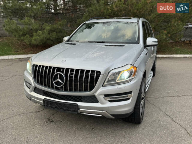 Серый Мерседес ГЛ-класс, объемом двигателя 4.66 л и пробегом 220 тыс. км за 24600 $, фото 12 на Automoto.ua
