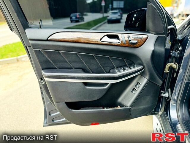 Серый Мерседес ГЛ-класс, объемом двигателя 3 л и пробегом 190 тыс. км за 25500 $, фото 8 на Automoto.ua