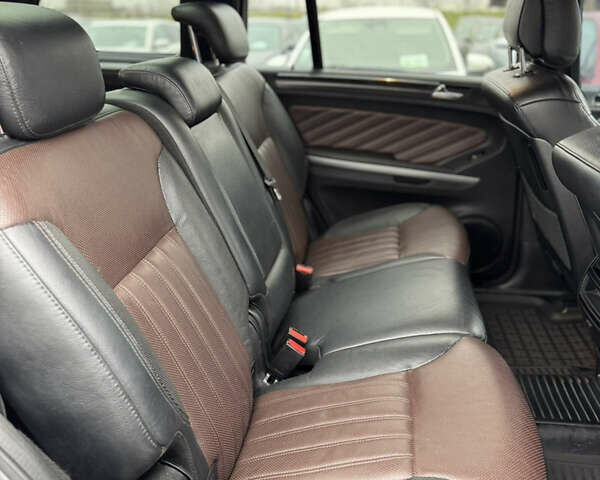 Серый Мерседес ГЛ-класс, объемом двигателя 3 л и пробегом 309 тыс. км за 20500 $, фото 38 на Automoto.ua