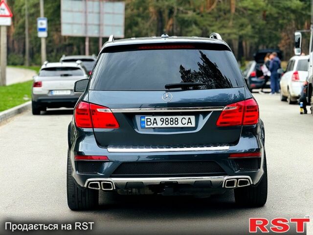 Серый Мерседес ГЛ-класс, объемом двигателя 3 л и пробегом 190 тыс. км за 25500 $, фото 4 на Automoto.ua