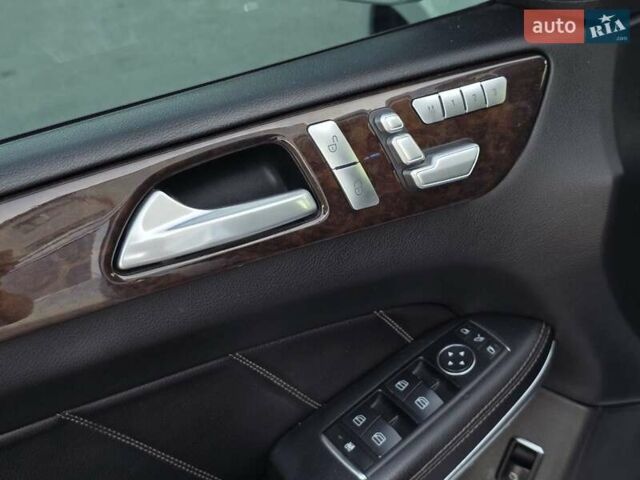 Серый Мерседес ГЛ-класс, объемом двигателя 3 л и пробегом 330 тыс. км за 19999 $, фото 35 на Automoto.ua