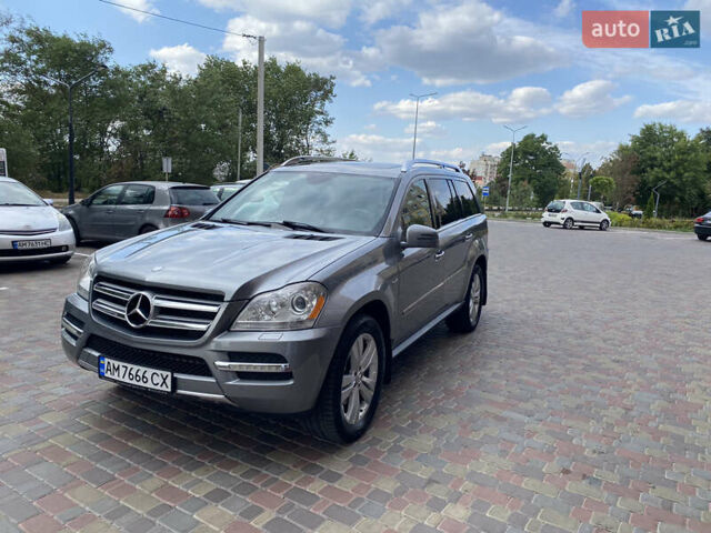 Сірий Мерседес ГЛ-Клас, об'ємом двигуна 2.99 л та пробігом 243 тис. км за 17000 $, фото 2 на Automoto.ua