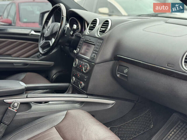 Серый Мерседес ГЛ-класс, объемом двигателя 3 л и пробегом 309 тыс. км за 20500 $, фото 35 на Automoto.ua
