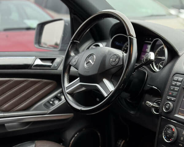 Серый Мерседес ГЛ-класс, объемом двигателя 3 л и пробегом 309 тыс. км за 20500 $, фото 39 на Automoto.ua