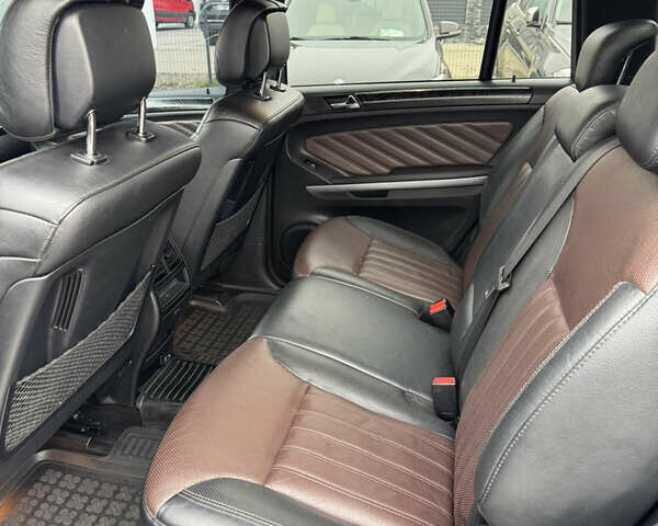 Серый Мерседес ГЛ-класс, объемом двигателя 3 л и пробегом 309 тыс. км за 20500 $, фото 25 на Automoto.ua