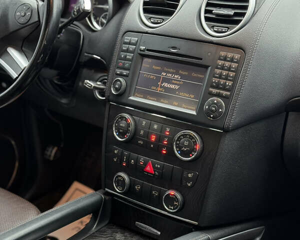 Серый Мерседес ГЛ-класс, объемом двигателя 3 л и пробегом 309 тыс. км за 20500 $, фото 40 на Automoto.ua