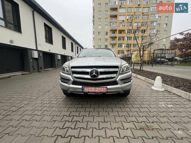 Серый Мерседес ГЛ-класс, объемом двигателя 3 л и пробегом 153 тыс. км за 23700 $, фото 3 на Automoto.ua