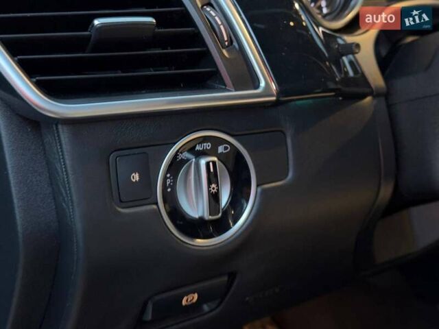 Серый Мерседес ГЛ-класс, объемом двигателя 4.66 л и пробегом 240 тыс. км за 22500 $, фото 46 на Automoto.ua