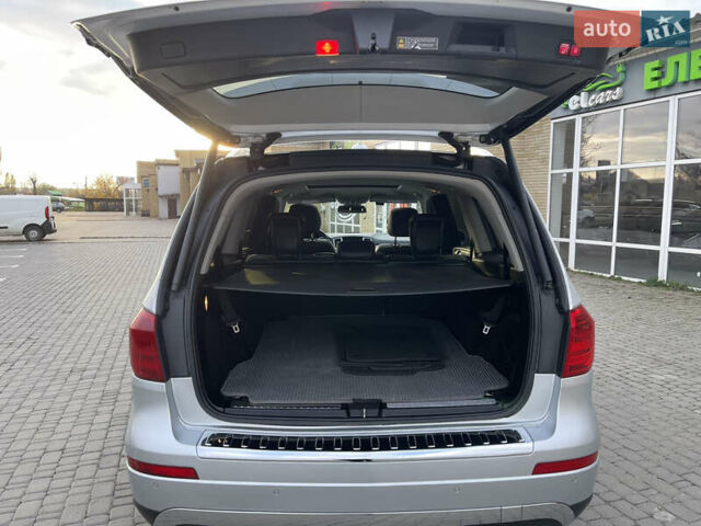 Серый Мерседес ГЛ-класс, объемом двигателя 3 л и пробегом 240 тыс. км за 22900 $, фото 32 на Automoto.ua