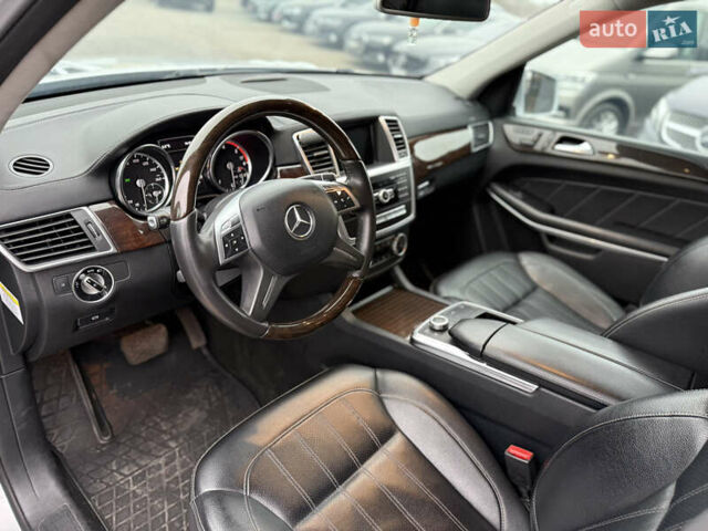 Серый Мерседес ГЛ-класс, объемом двигателя 3 л и пробегом 272 тыс. км за 21888 $, фото 11 на Automoto.ua