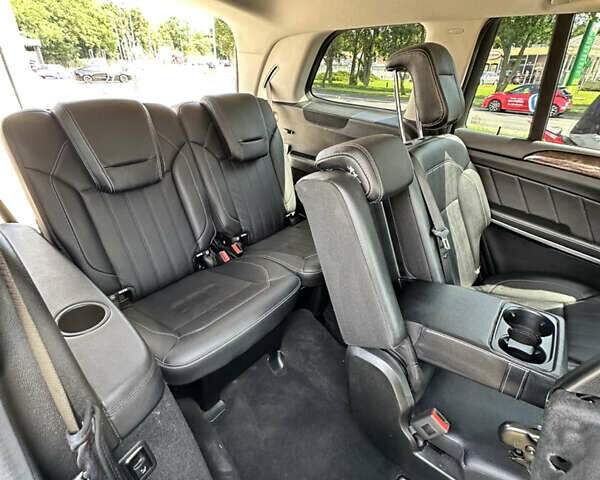 Сірий Мерседес ГЛ-Клас, об'ємом двигуна 3 л та пробігом 246 тис. км за 29500 $, фото 10 на Automoto.ua