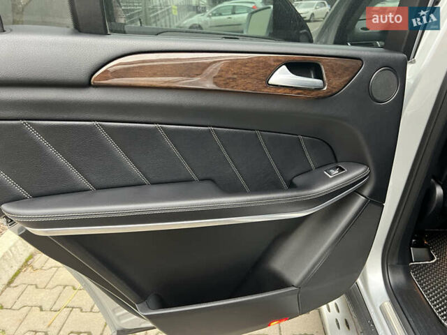 Серый Мерседес ГЛ-класс, объемом двигателя 3 л и пробегом 153 тыс. км за 23700 $, фото 16 на Automoto.ua