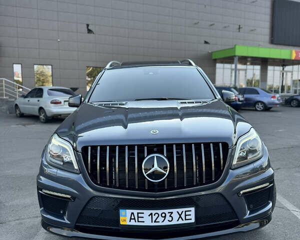 Сірий Мерседес ГЛ-Клас, об'ємом двигуна 4.66 л та пробігом 220 тис. км за 23000 $, фото 3 на Automoto.ua