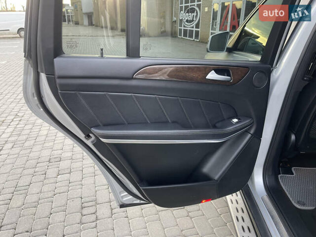 Серый Мерседес ГЛ-класс, объемом двигателя 3 л и пробегом 240 тыс. км за 22900 $, фото 30 на Automoto.ua