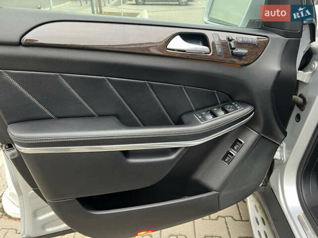 Серый Мерседес ГЛ-класс, объемом двигателя 3 л и пробегом 153 тыс. км за 23700 $, фото 15 на Automoto.ua