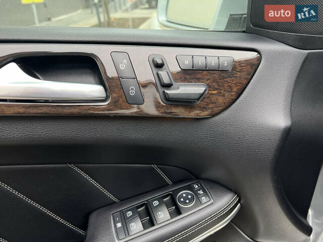 Серый Мерседес ГЛ-класс, объемом двигателя 3 л и пробегом 153 тыс. км за 23700 $, фото 14 на Automoto.ua