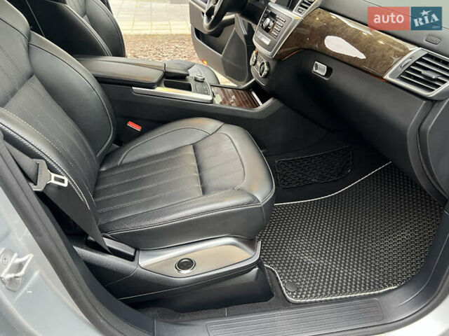 Серый Мерседес ГЛ-класс, объемом двигателя 3 л и пробегом 153 тыс. км за 23700 $, фото 25 на Automoto.ua