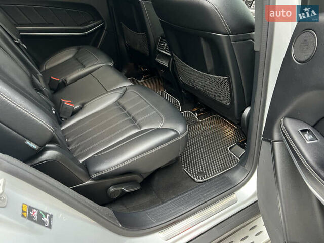 Серый Мерседес ГЛ-класс, объемом двигателя 3 л и пробегом 153 тыс. км за 23700 $, фото 22 на Automoto.ua