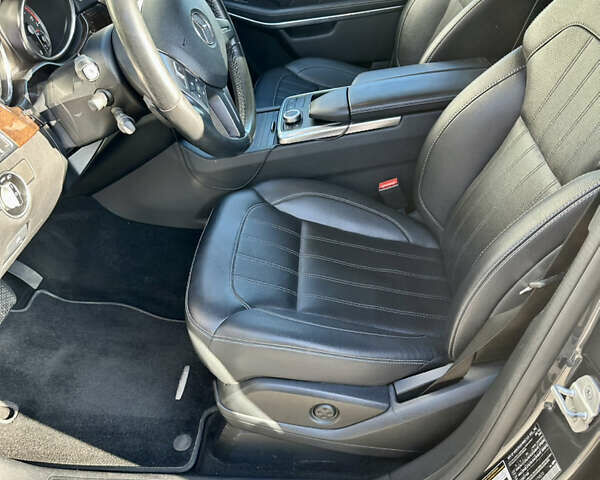 Сірий Мерседес ГЛ-Клас, об'ємом двигуна 3 л та пробігом 246 тис. км за 29500 $, фото 14 на Automoto.ua