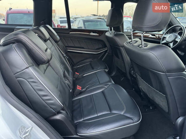 Серый Мерседес ГЛ-класс, объемом двигателя 3 л и пробегом 226 тыс. км за 24400 $, фото 22 на Automoto.ua