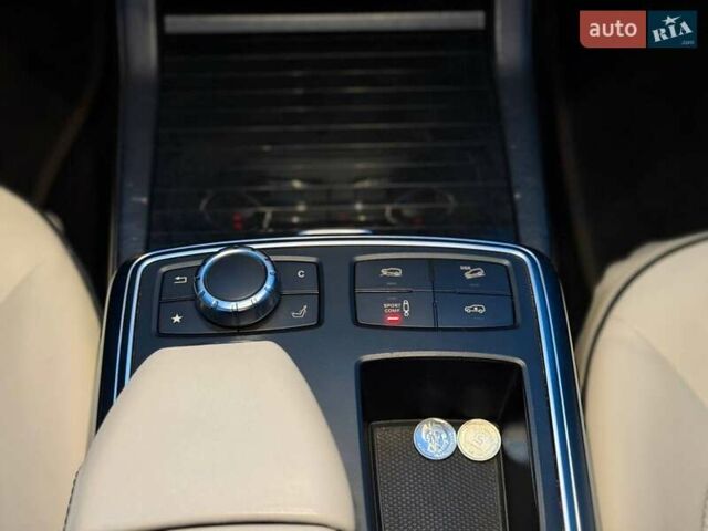 Серый Мерседес ГЛ-класс, объемом двигателя 4.66 л и пробегом 240 тыс. км за 22500 $, фото 54 на Automoto.ua