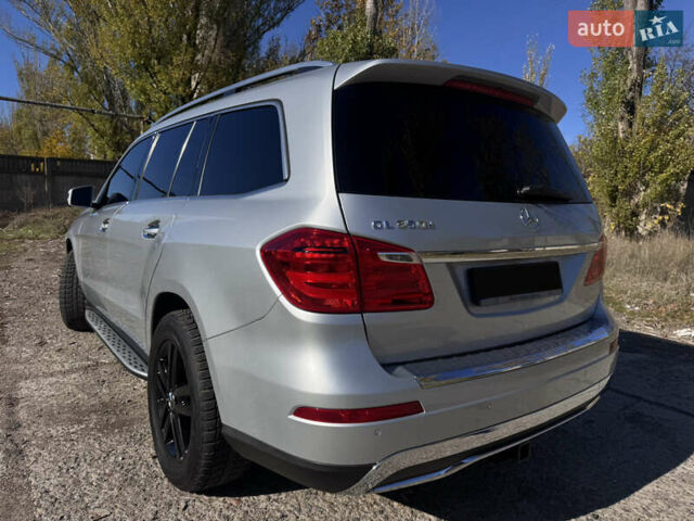 Мерседес ГЛ-класс 2013 в Одессе на Automoto.ua Серый Мерседес ГЛ-класс, объемом двигателя 3 л и пробегом 240 тыс. км за 15000 $, фото 2 на Automoto.ua