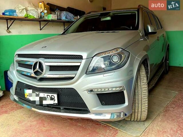 Серый Мерседес ГЛ-класс, объемом двигателя 4.7 л и пробегом 41 тыс. км за 50000 $, фото 1 на Automoto.ua