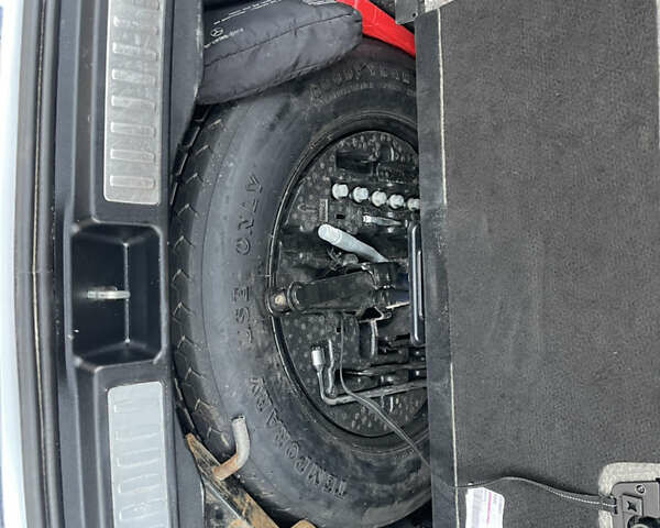 Серый Мерседес ГЛ-класс, объемом двигателя 3 л и пробегом 240 тыс. км за 22900 $, фото 40 на Automoto.ua