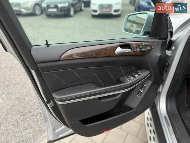 Серый Мерседес ГЛ-класс, объемом двигателя 3 л и пробегом 272 тыс. км за 21888 $, фото 13 на Automoto.ua