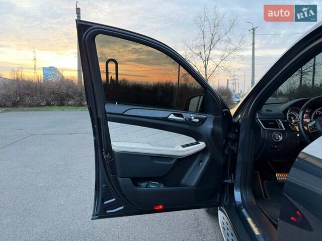 Серый Мерседес ГЛ-класс, объемом двигателя 4.66 л и пробегом 240 тыс. км за 22500 $, фото 39 на Automoto.ua