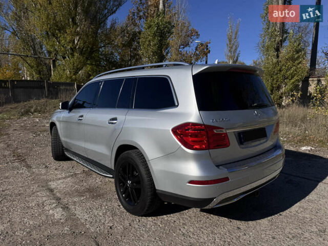 Мерседес ГЛ-класс 2013 в Одессе на Automoto.ua Серый Мерседес ГЛ-класс, объемом двигателя 3 л и пробегом 240 тыс. км за 15000 $, фото 1 на Automoto.ua