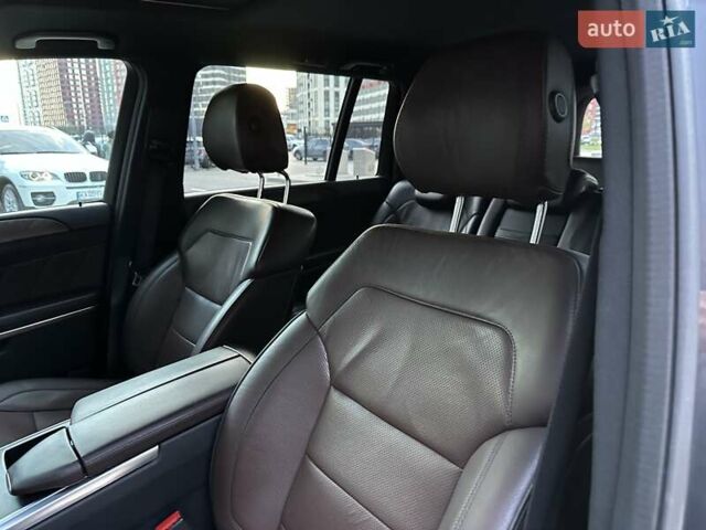 Мерседес ГЛ-Клас 2013 у Києві на Automoto.ua Сірий Мерседес ГЛ-Клас, об'ємом двигуна 3 л та пробігом 215 тис. км за 24650 $, фото 45 на Automoto.ua