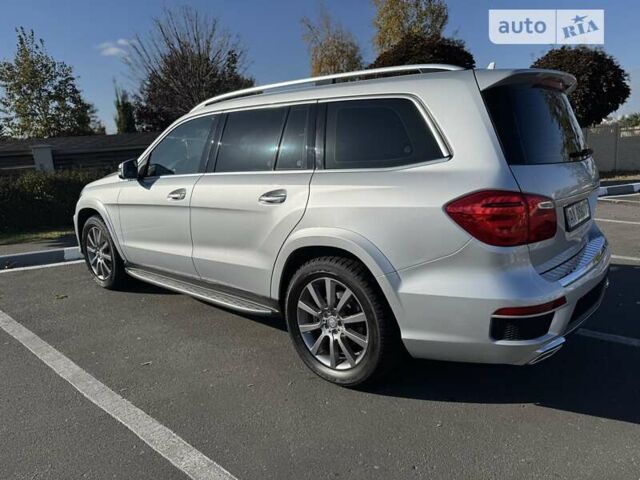 Серый Мерседес ГЛ-класс, объемом двигателя 3 л и пробегом 160 тыс. км за 25900 $, фото 2 на Automoto.ua