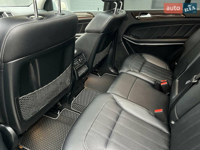 Серый Мерседес ГЛ-класс, объемом двигателя 3 л и пробегом 153 тыс. км за 23700 $, фото 24 на Automoto.ua