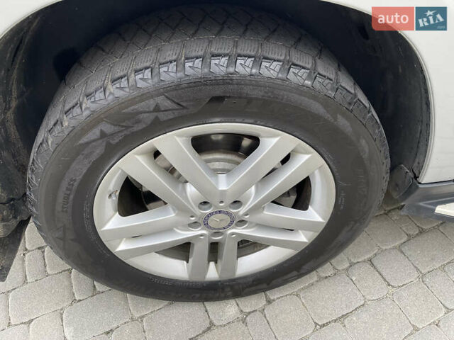 Серый Мерседес ГЛ-класс, объемом двигателя 3 л и пробегом 240 тыс. км за 22900 $, фото 13 на Automoto.ua