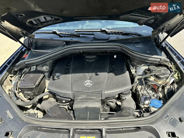 Сірий Мерседес ГЛ-Клас, об'ємом двигуна 3 л та пробігом 246 тис. км за 29500 $, фото 9 на Automoto.ua