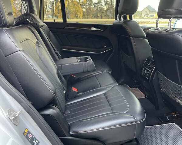 Серый Мерседес ГЛ-класс, объемом двигателя 3 л и пробегом 240 тыс. км за 22900 $, фото 33 на Automoto.ua