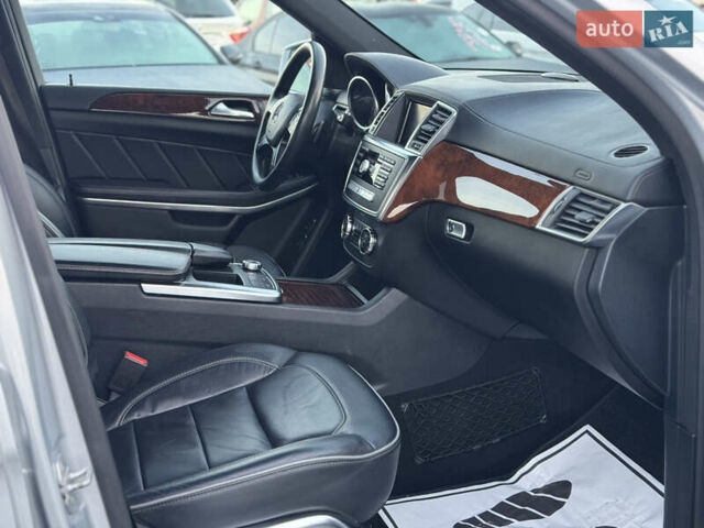 Серый Мерседес ГЛ-класс, объемом двигателя 3 л и пробегом 226 тыс. км за 24400 $, фото 17 на Automoto.ua