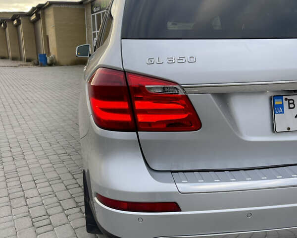 Серый Мерседес ГЛ-класс, объемом двигателя 3 л и пробегом 240 тыс. км за 22900 $, фото 12 на Automoto.ua