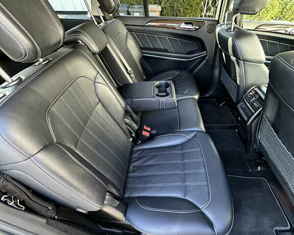 Сірий Мерседес ГЛ-Клас, об'ємом двигуна 3 л та пробігом 246 тис. км за 29500 $, фото 16 на Automoto.ua