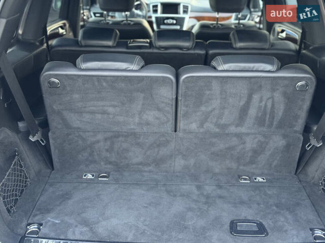 Серый Мерседес ГЛ-класс, объемом двигателя 3 л и пробегом 226 тыс. км за 24400 $, фото 24 на Automoto.ua