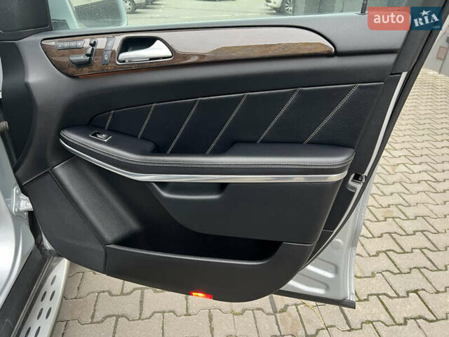 Серый Мерседес ГЛ-класс, объемом двигателя 3 л и пробегом 153 тыс. км за 23700 $, фото 20 на Automoto.ua