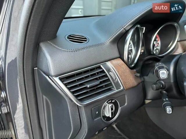 Мерседес ГЛ-Клас 2013 у Києві на Automoto.ua Сірий Мерседес ГЛ-Клас, об'ємом двигуна 3 л та пробігом 215 тис. км за 24650 $, фото 63 на Automoto.ua