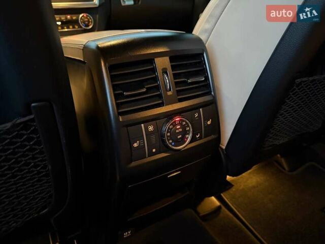 Серый Мерседес ГЛ-класс, объемом двигателя 4.66 л и пробегом 240 тыс. км за 22500 $, фото 48 на Automoto.ua